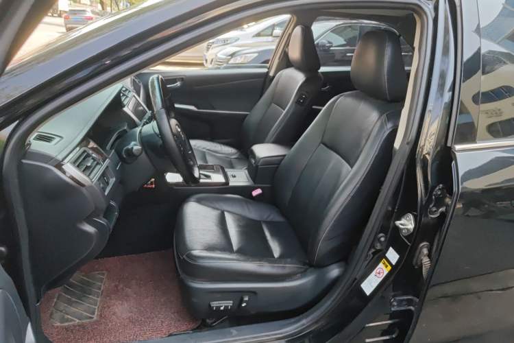 Used Toyota Camry 2016 2.0G 10th Anniversary Leading Edition
