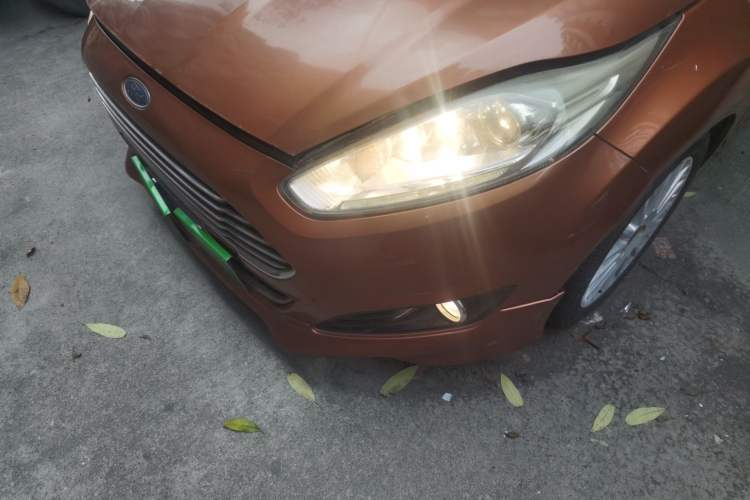 Used Ford Fiesta 2014 Hatchback 1.0 GTDi Automatic Dynamic Model Left Front Headlight