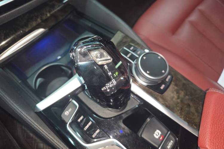 Used BMW 5 Series 2019 Facelifted 530Li Leading Edition M Sport Package