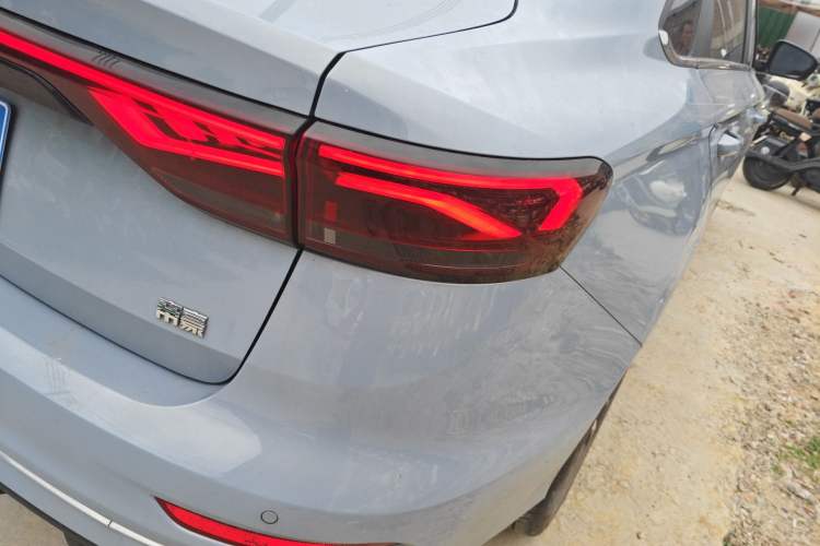 Used Geely Auto Emgrand 2023 4th Generation Champion Edition 1.5L CVT Prestige Model Exterior 3