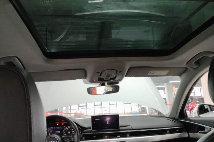 Used Audi A4L 2018 30th Anniversary Edition 40 TFSI Fashion Model
