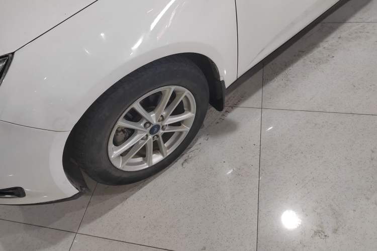 Used Ford Focus 2017 Sedan 1.6L Manual Fashion Edition Smart Drive Version