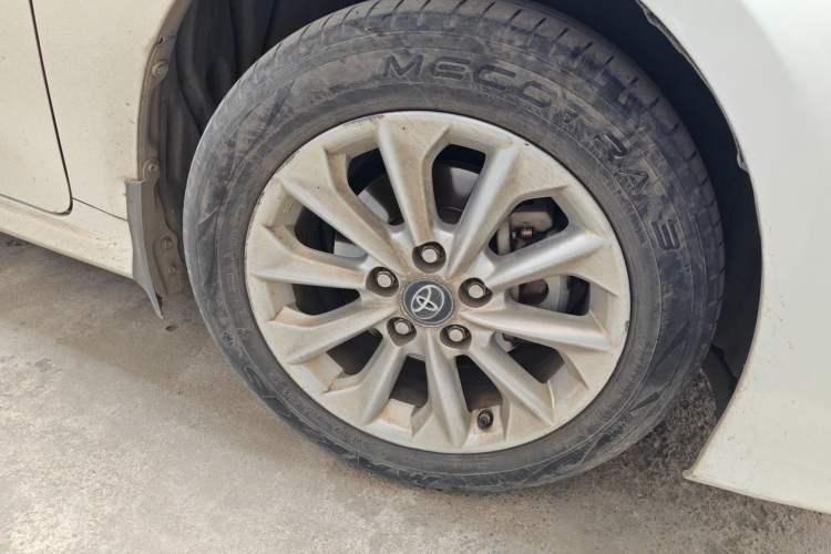 Used Toyota Corolla 2019 Dual-Engine 1.8L E-CVT GL-i Elite Edition Right Front Wheel Hub