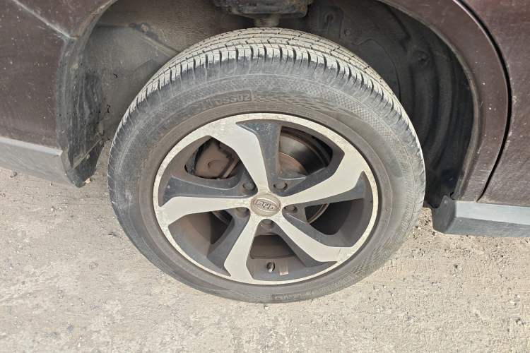 Used BYD S7 2016 2.0T Automatic Prestige Plus Right Rear Wheel Hub