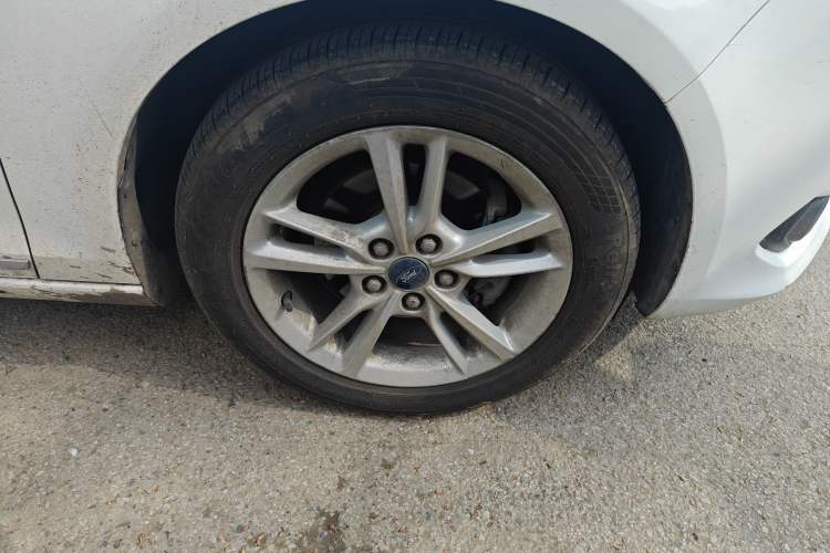 Used Ford Escort 2019 Revised Version 1.5L Automatic Enjoyment Type China VI Standard Right Front Wheel Hub