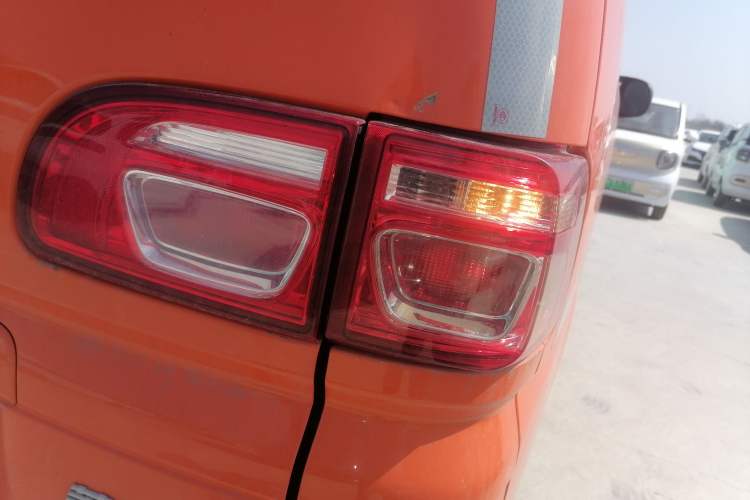 Used FORTHING Lingzhi M5 2023 Van Version Classic 2-Seater Exterior 3