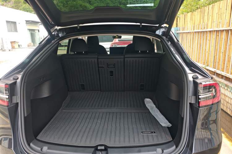 Used Tesla Model Y 2024 Rear-Wheel-Drive Version Trunk