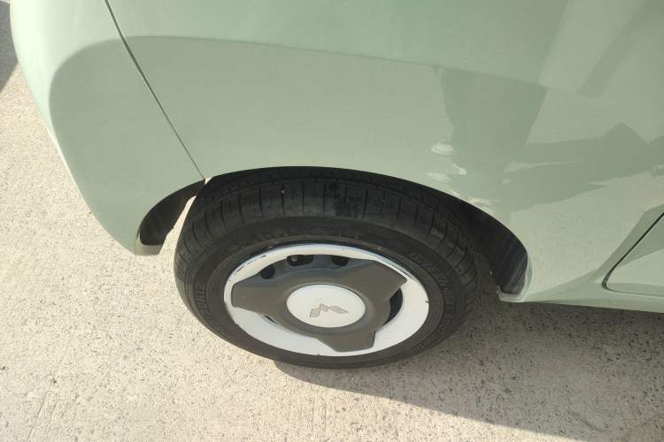 Used Wuling Hongguang MINIEV 2022 Macaron Premium Model – Lithium Iron Phosphate Right Rear Wheel Hub