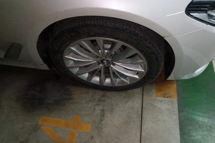 Used BMW 5 Series New Energy 2020 530Le Pioneer Edition Right Front Wheel Hub