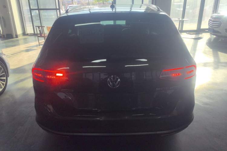 Used Volkswagen Variant 2017 380TSI Four-Wheel Drive Longitudinal Version