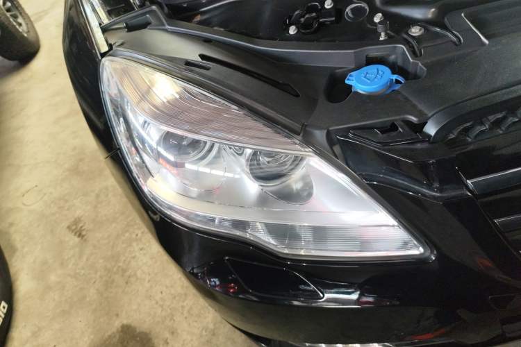 Used Mercedes-Benz R-Class 2017 R 320 4MATIC Business Edition Prestige Model Right Front Headlight