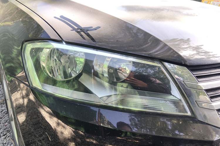 Used Volkswagen Lavida 2013 Revised Classic 1.6L Manual Fashion Edition Right Front Headlight