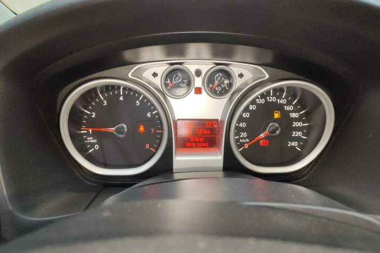 Used Ford Focus 2011 Hatchback 1.8L Manual Comfort Model
