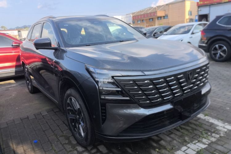 Used CHANGAN CS75 PLUS 2025 4th Generation 1.5T New Blue Whale Smart Flagship Version Front Right 45 Deg