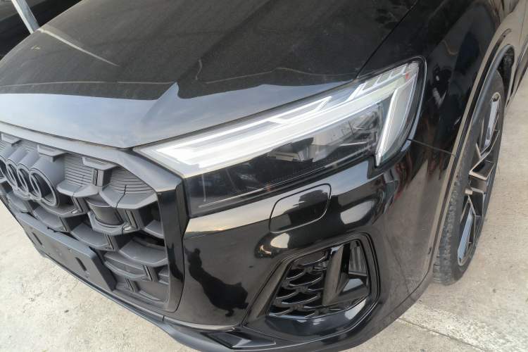 Used Audi Q7 2025 55 TFSI quattro S line Black Warrior Edition
