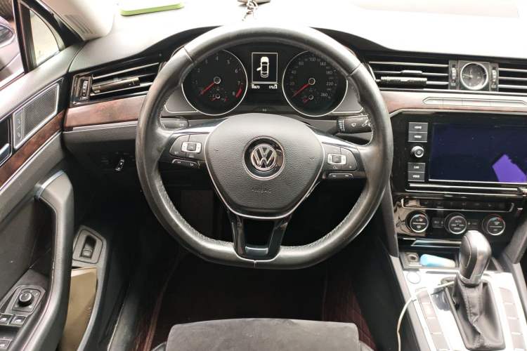 Used Volkswagen Magotan 2018 330TSI DSG Luxury Model
