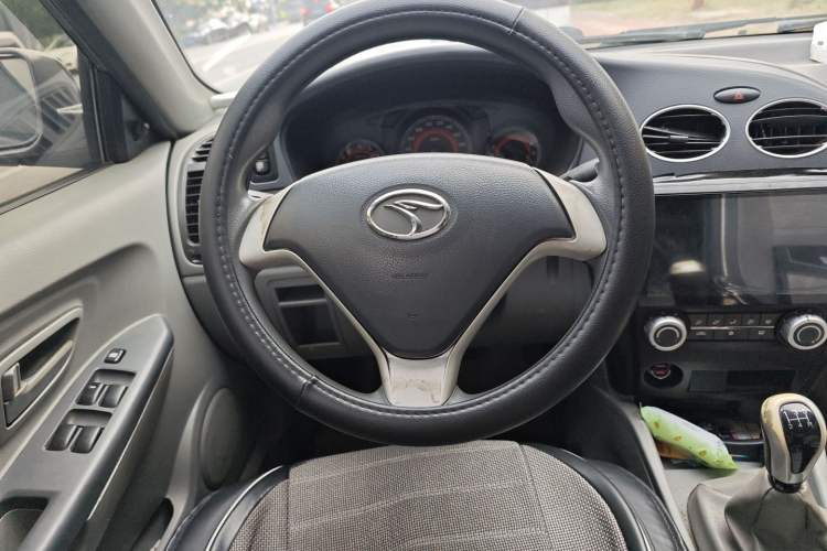 Used Soueast V3 Lingyue 2011 1.5L Manual Comfort Edition