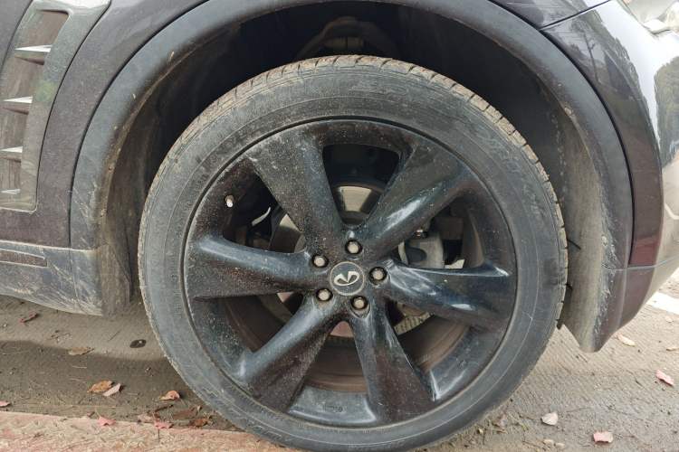 Used Infiniti QX70 2015 3.7L Shadow Edition Right Front Wheel Hub
