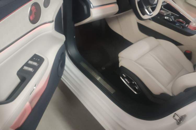 Used Zeekr 001 2026 Model 103° Four-Wheel Drive Ultra Version
