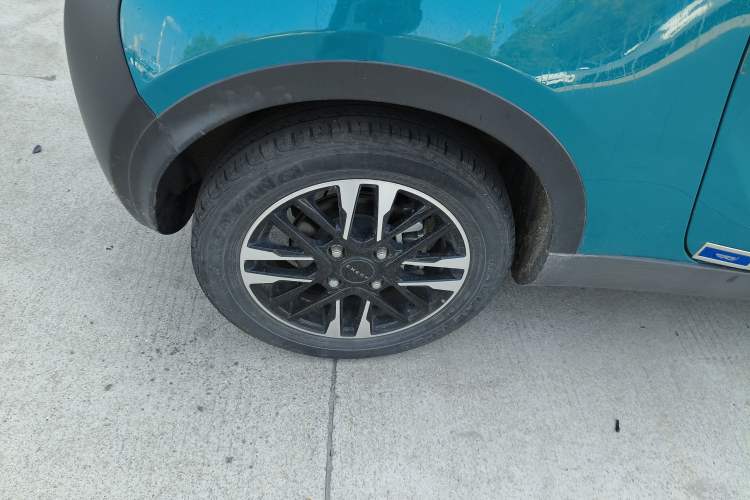 Used Chery Little Ant 2022 Revised Version Sweet Pink Edition Half-Sugar Version Lithium Iron Phosphate 30.7 kWh 30 kW 301 km Right Rear Wheel Hub