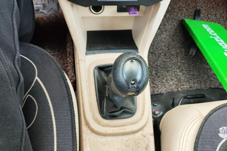 Used Chery Fengyun 2 2013 Hatchback 1.5L Manual Ruiyi Edition