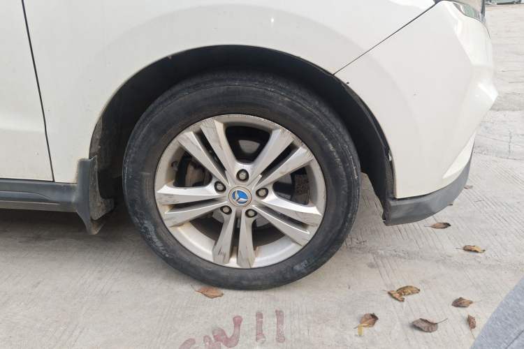 Used HYOSOW H3 2015 1.5L manual luxury version