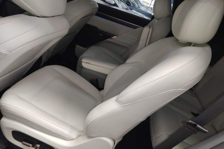 Used Dongfeng eπ eπ008 2024 636Max All-Electric Version 6 Seats