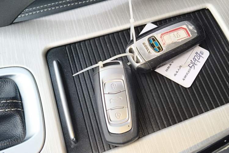 Used Geely Auto Emgrand X7 Sport 2018 1.8TD Automatic Two-Wheel Drive Smart Connect 4G Internet Edition
