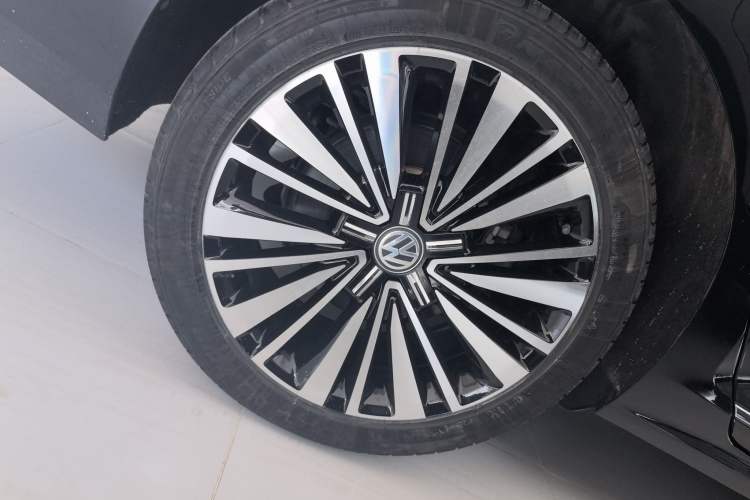 Used Volkswagen Passat 2020 Revised Version 330TSI Luxury Edition China VI Standard
