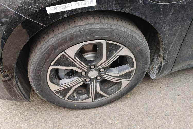 Used Hongqi E-QM5 2023 Base Travel Edition
