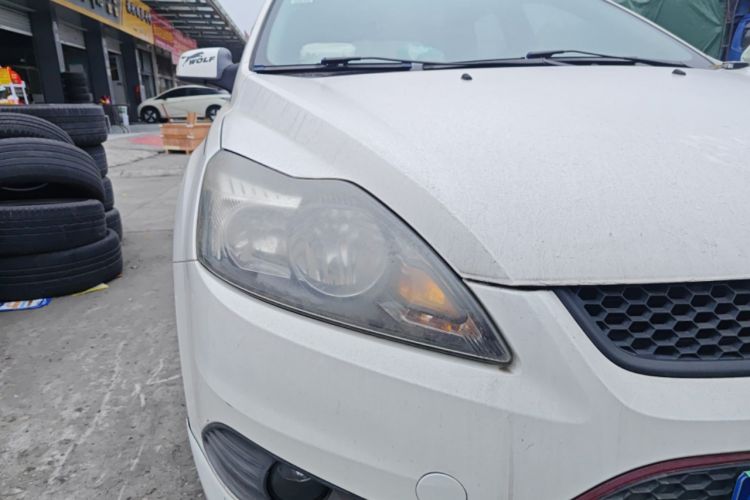 Used Ford Focus 2013 Hatchback Classic 1.8L Manual Base Model Right Front Headlight