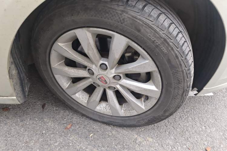 Used Roewe i6 New Energy 2017 45T Hybrid Connect & Smart Enjoyment Edition Right Front Wheel Hub