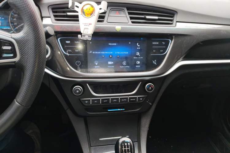 Used Geely Auto Emgrand 2016 Sedan 1.5L Manual Upward Edition Audio And AC Panel