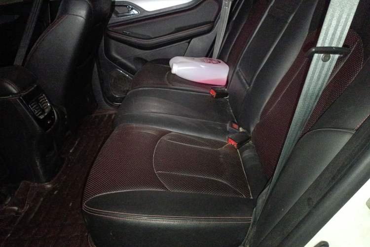 Used Baojun 560 2015 1.8L manual luxury version