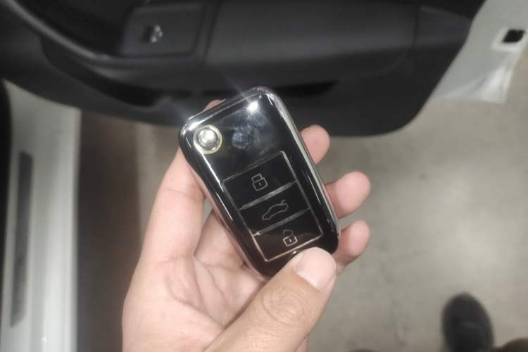 Used Roewe i6 2020 PLUS 1.6L CVT 4G Connected Glory Flagship Edition