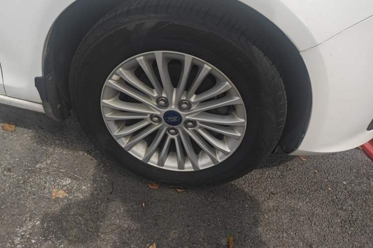 Used Ford Escort 2015 1.5L Manual Comfort Model
