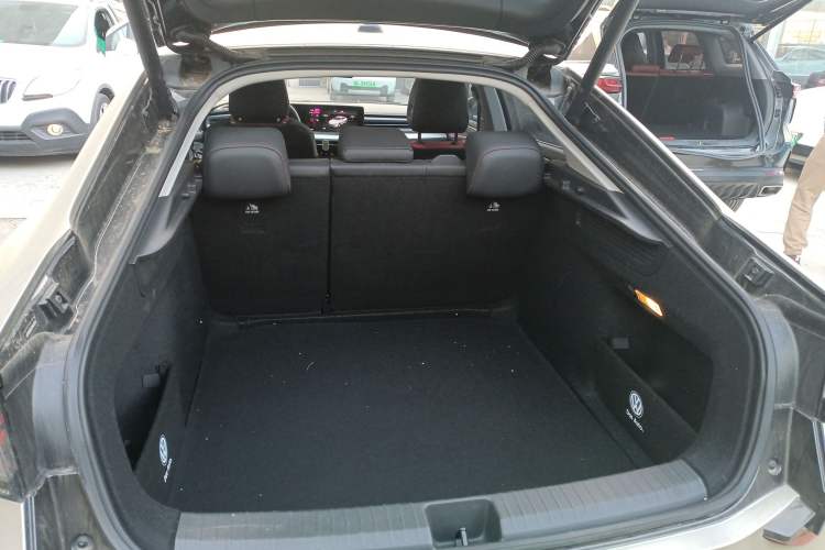 Used Volkswagen Lamando 2023 Lavida L 280TSI DSG Cool & Spicy Edition Trunk