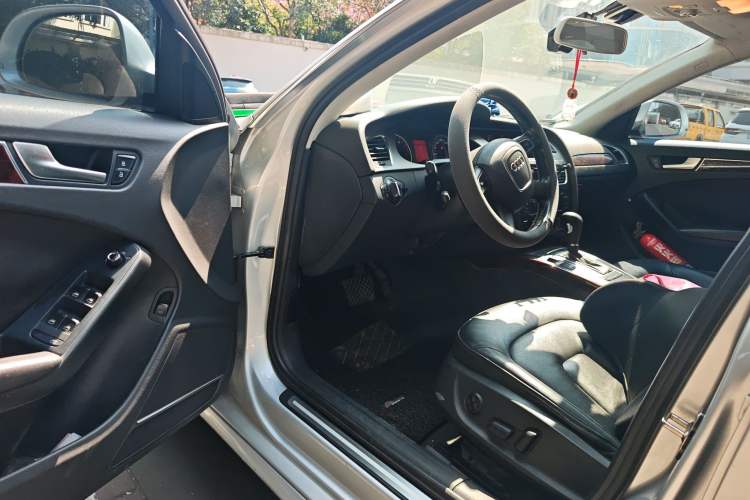 Used Audi A4L 2011 2.0 TFSI Comfort Model