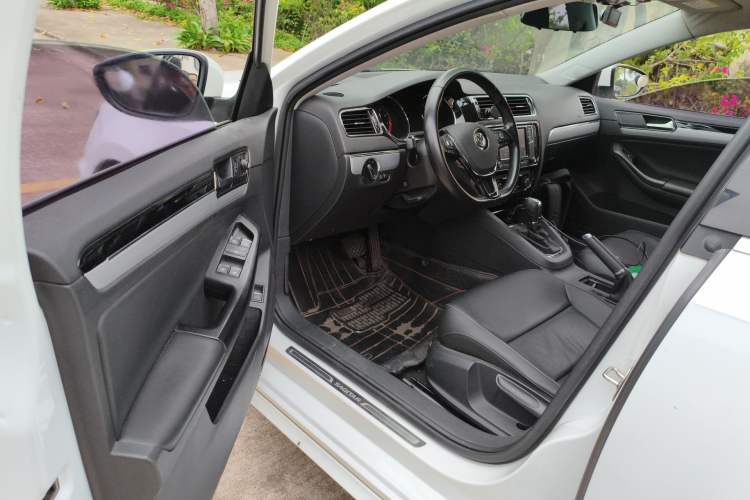 Used Volkswagen Sagitar 2018 280TSI DSG Ignite Edition Driver Seat