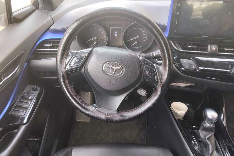 Used Toyota IZOA 2018 2.0L Yichi Version China VI Standard
