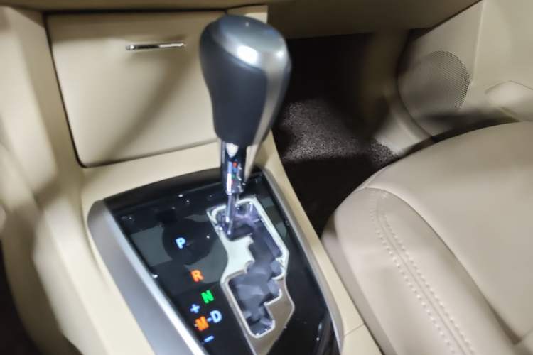 Used Toyota Corolla 2014 1.6L CVT GL Gear Lever