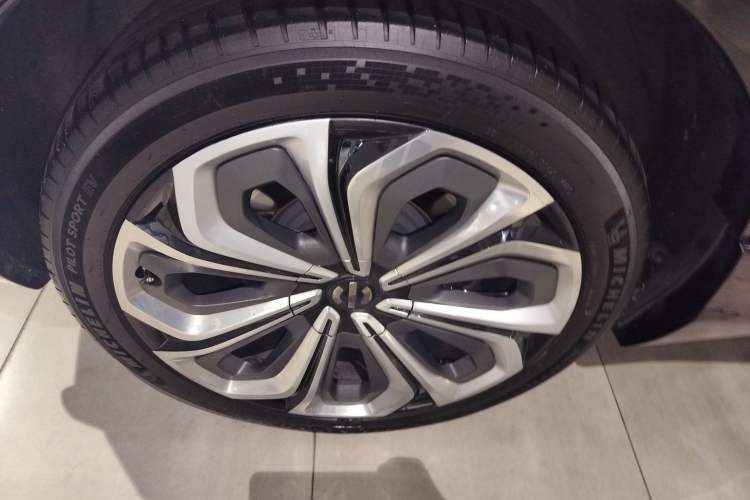 Used HiPhi X 2021 Flagship Edition 6-Seater Right Rear Wheel Hub