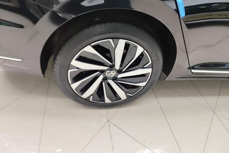 Used Volkswagen Passat 2023 Revised 330TSI Elite Edition Right Rear Wheel Hub