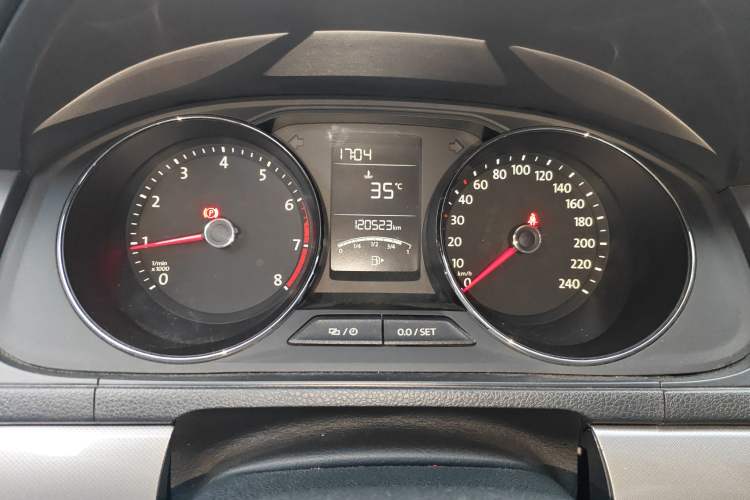 Used Volkswagen Lavida 2017 1.6L Manual Comfort Edition
