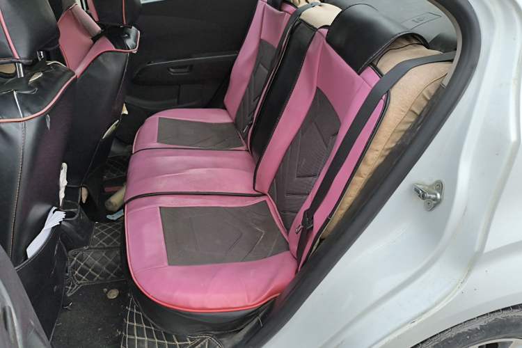 Used Chevrolet Aveo Sonic 2014 Sedan 1.4 SL MT Comfort Edition Left Rear Seat