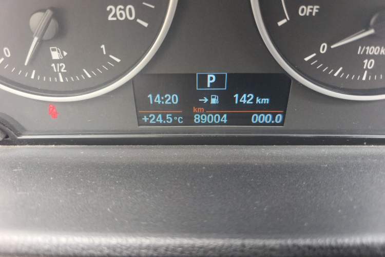 Used BMW X1 2018 sDrive18Li Luxury Model Odometer Close Up