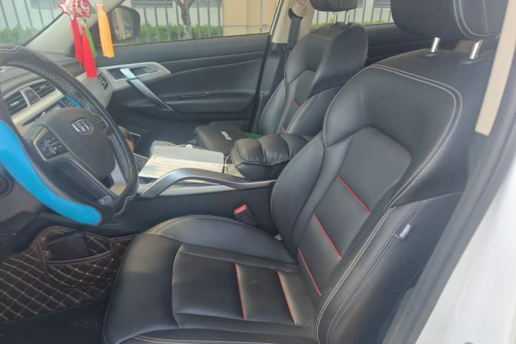 Used Geely Auto Emgrand X7 Sport 2018 1.8TD Automatic Two-Wheel Drive Smart Connect 4G Internet Edition Left Front Seat