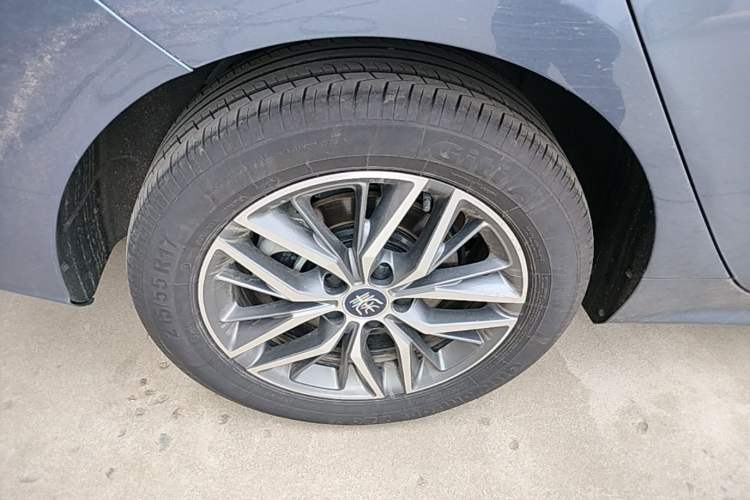 Used BYD Qin PLUS 2024 Honor Edition EV 420KM Leading Model Right Rear Wheel Hub