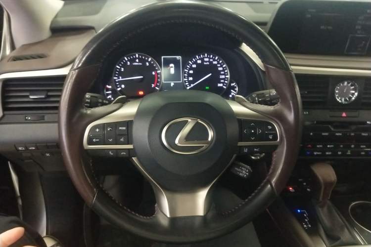 Used Lexus RX 2020 300 4x4 Elegant Edition China VI Steering Wheel