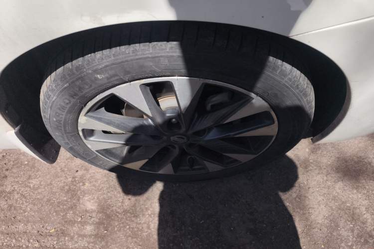 Used Nissan Lannia 2016 1.6L CVT Smart Cool Edition Right Front Wheel Hub